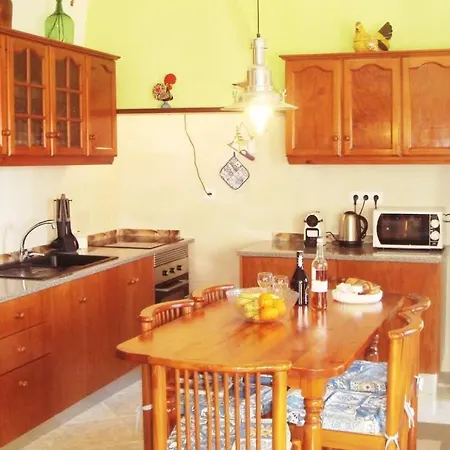 Casa Oleandros דירה לוריניה